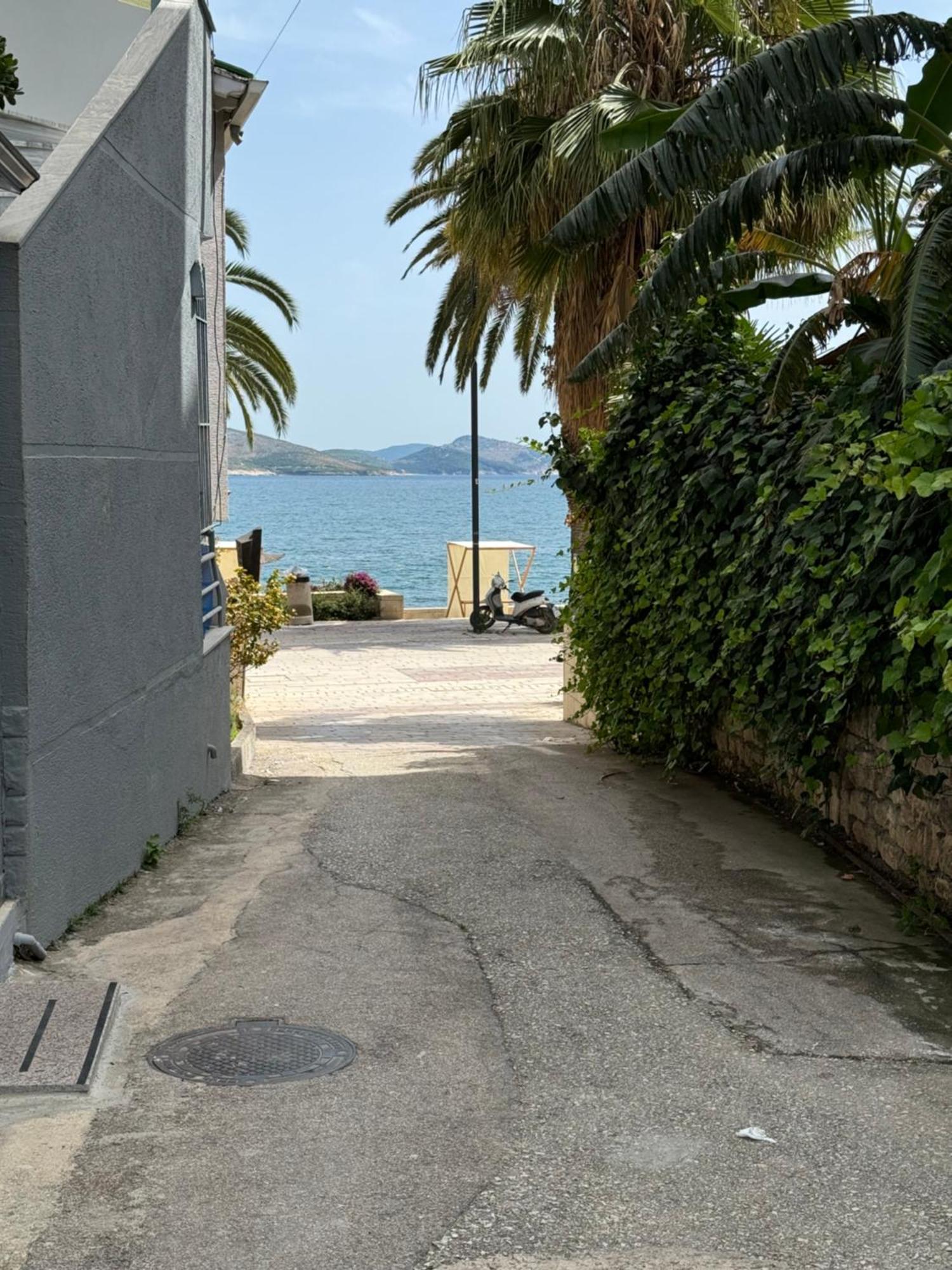 Meraki Hotel Sarandë Exterior foto